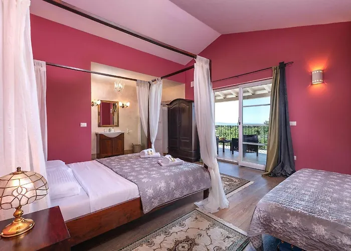 Semesterbostad Ari *